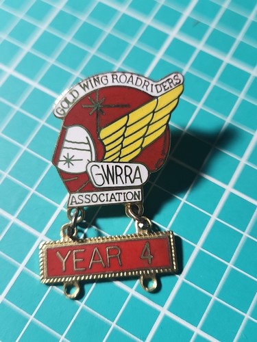 Vtg gwrra gold wing - vtg,